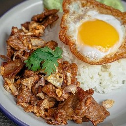 ข้าวหมูทอดกระเทียม