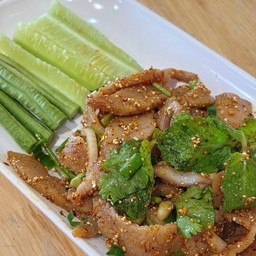 น้ำตกคอหมูย่าง