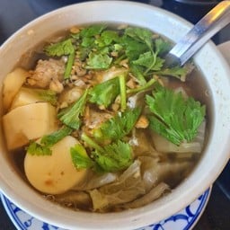 แกงจืดเต้าหูสาหร่ายไก่สับ