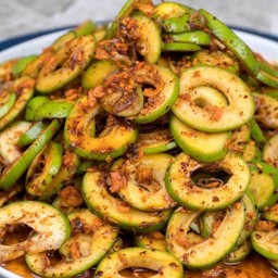 ยำมะม่วงเบา พริกเกลือลาว