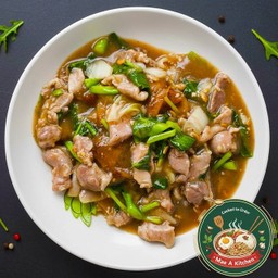 ราดหน้า  เส้นใหญ่