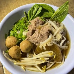 แม่ปอศรีก๋วยเตี๋ยวเนื้อ สวนสยาม