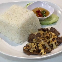 ข้าวทอดกระเทียมเนื้อ