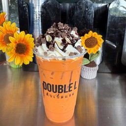 ชาไทยเย็น + วิปครีม + บราวนี่กรอบ