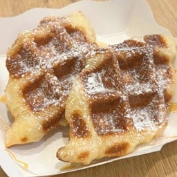 ครอฟเฟิล 2 ชิ้น + กาแฟเลือกเอง