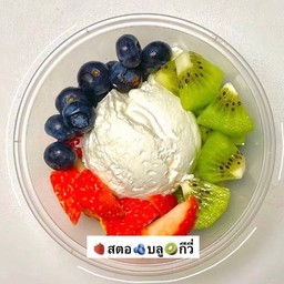 กรีกโยเกิร์ต สรอเบอร์รี่ บลูเบอรรี่ กีวี่