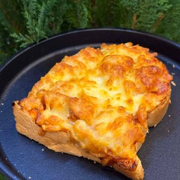 ปังปิ้ง พิซซ่าไส้กรอก ชีส 1แผ่น ร้อนๆครับ