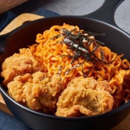 มาม่าเกาหลีไก่ทอด สูตรใหม่ เส้นเหนียวนุ่ม ซอสเข้มข้นกว่าเดิม