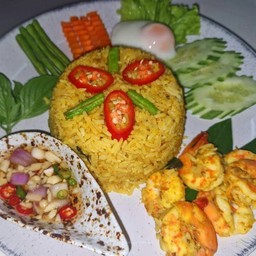 ข้าวผัดเครื่องแกงกุ้งโบราณ+ไข่ออนเซ็น