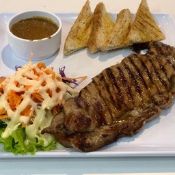 สเต๊กเนื้อโคขุน สันนอก (ติดมัน)