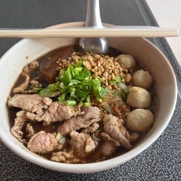 น้องมีนก๋วยเตี๋ยวไก่มะระ