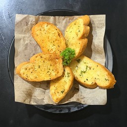 ขนมปังกระเทียม