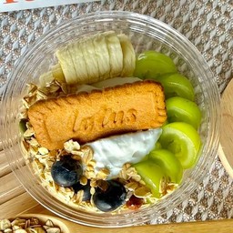 กรีกโยเกิร์ต องุ่นไซมัส+บลู+กล้วย