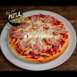 This is Pizza พิซซ่าหน้าทะลักตู้เหลือง นางรอง