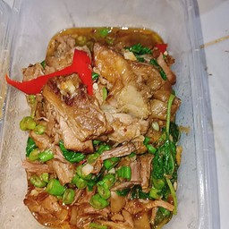 กระเพรา(กับข้าว)