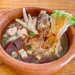 ก๋วยจั๊บญวนหม้อดิน ซากยายจีน อ่าวอุดม