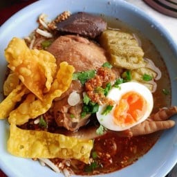 เป็นหนึ่งก๋วยเตี๋ยวต้มยำไก่มะระ