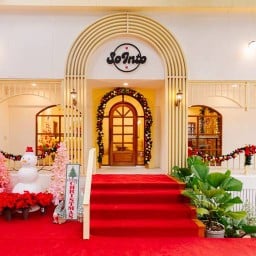 So Into cafe & eatery