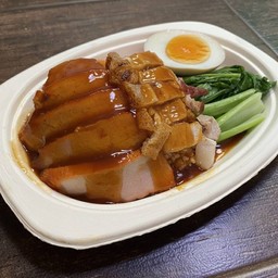 ข้าวหมูแดงหมูกรอบ