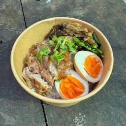 ขาหมูยายอุ้ม (เจ้าเก่า) สาขาที่1 ต้นตำหรับ