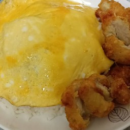 ข้าวไข่ข้นไก่คาราเกะซอสแกงกะหรี่