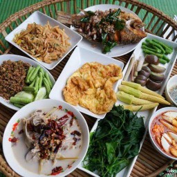 ครัวฅนภูธร เมนูอาหารตามสั่ง กับข้าว