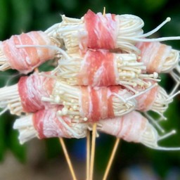 สามชั้นพันเห็ดเข็ม