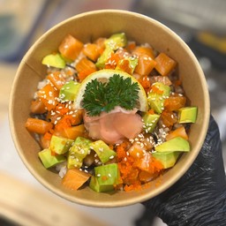 ข้าวด้งปลาแซลมอน