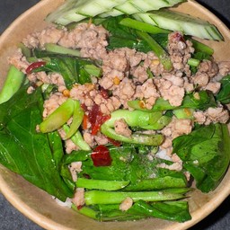 ข้าวคะน้าหมูสับ