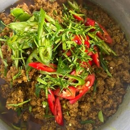 ข้าวแกง ขนมจีน แม่ลำใย