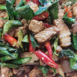 หมูผัดกะปิ