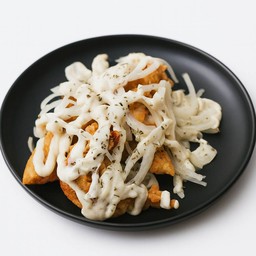 L  ไก่ทอดซอสซาวครีมหัวหอม ฟรี!! ข้าวหอมมะลิ1 ถ้วย