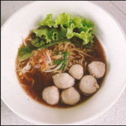 ก๋วยเตี๋ยวลูกชิ้นหมูน้ำข้น