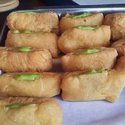 ปาโก๋ยัดใส้ สังขยาใบเตย