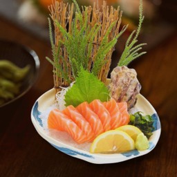 413.SALMON SASHIMI Salmon Sashimi