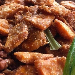 กล้วยทอดระฆังทอง ตึกระฆังทอง สี่แยกเทศบาล8