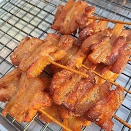 หมูทอดเสียบไม้