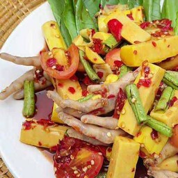 ตำหน่อไม้(ตีนไก่)