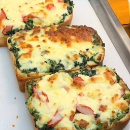 ปังปิ้ง ผักโขมแฮมชีส