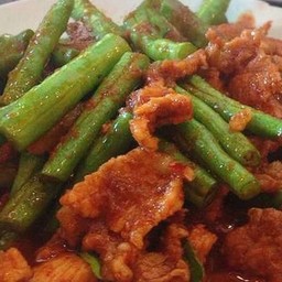 พริกแกงหมูถั่วฝักยาว