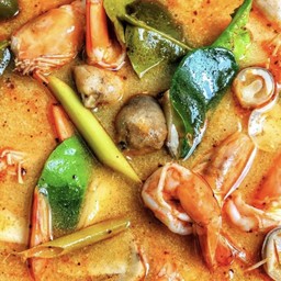 ต้มยำ + ข้าวไข่เจียว +โค๊ก