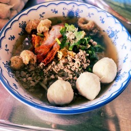 ก๋วยเตี๋ยวแห้ง พิเศษ