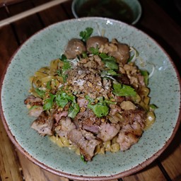 Dry Egg Noodles Beef Grilled