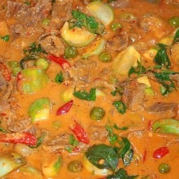 แกงเนื้อกะทิรสนัว