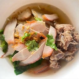 เส้นหมี่ขาวหมูแดงน้ำใสพิเศษ