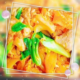 ผัดซีอิ๊ว เส้นใหญ่ หมู