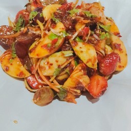 ยำผลไม้รวมพริกเผา