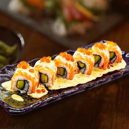 1011.Yum Salmon Ikura Roll ( Half 3 pcs )
