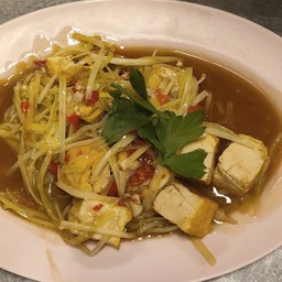 กุ๋ยช่ายขาวหมูกรอบ