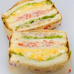 แซนวิช ไข่ต้ม ทูน่า ปูอัด